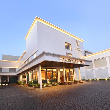 The Grand Ambassador Hotel Kottayam Esterno foto