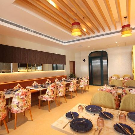 The Grand Ambassador Hotel Kottayam Esterno foto