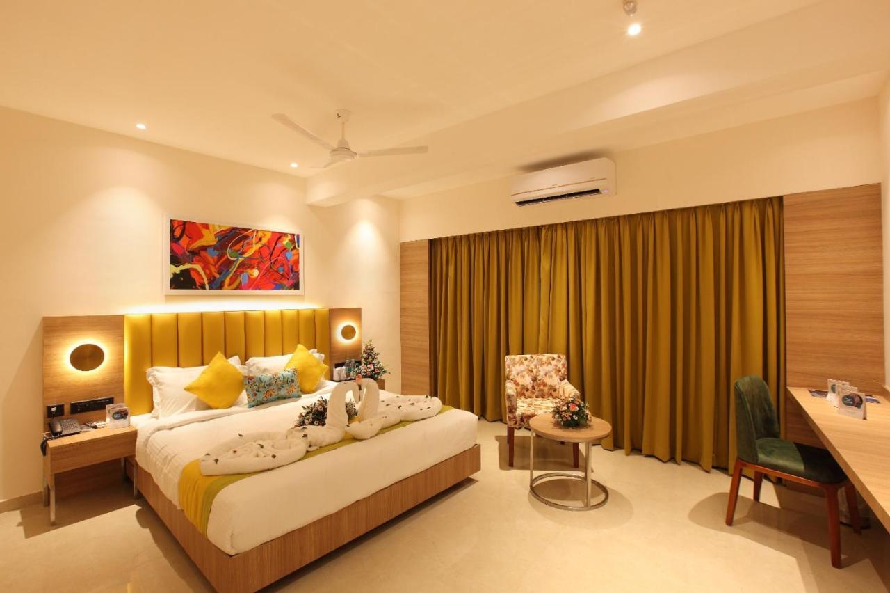 The Grand Ambassador Hotel Kottayam Esterno foto