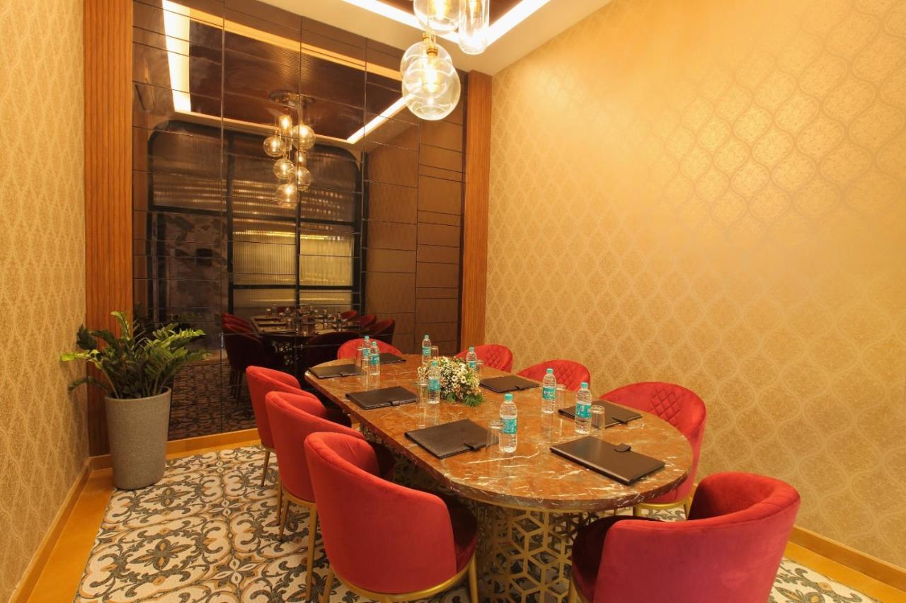 The Grand Ambassador Hotel Kottayam Esterno foto