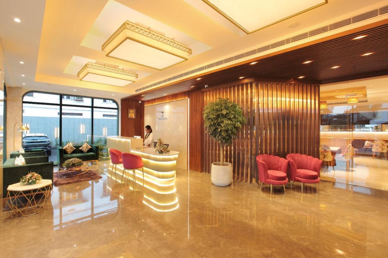 The Grand Ambassador Hotel Kottayam Esterno foto