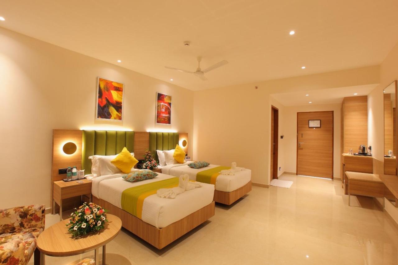 The Grand Ambassador Hotel Kottayam Esterno foto
